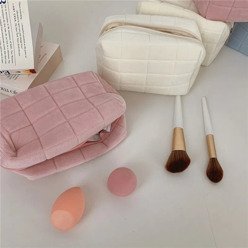 Cute Plush Makeup Bag for Women Portable Travel Small Cosmetic Bags Solid Color Zipper Toiletry Bag Washing Pouch Storage Bags